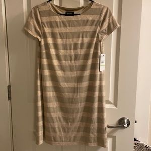 Laundry by Shelli Segal Gold Metallic Dress. 4.